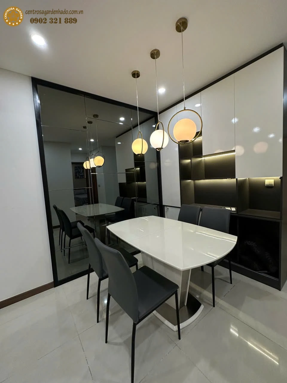 Bàn ăn 4 ghế căn hộ Jasmine 2 Hà Đô Centrosa 2 phòng ngủ