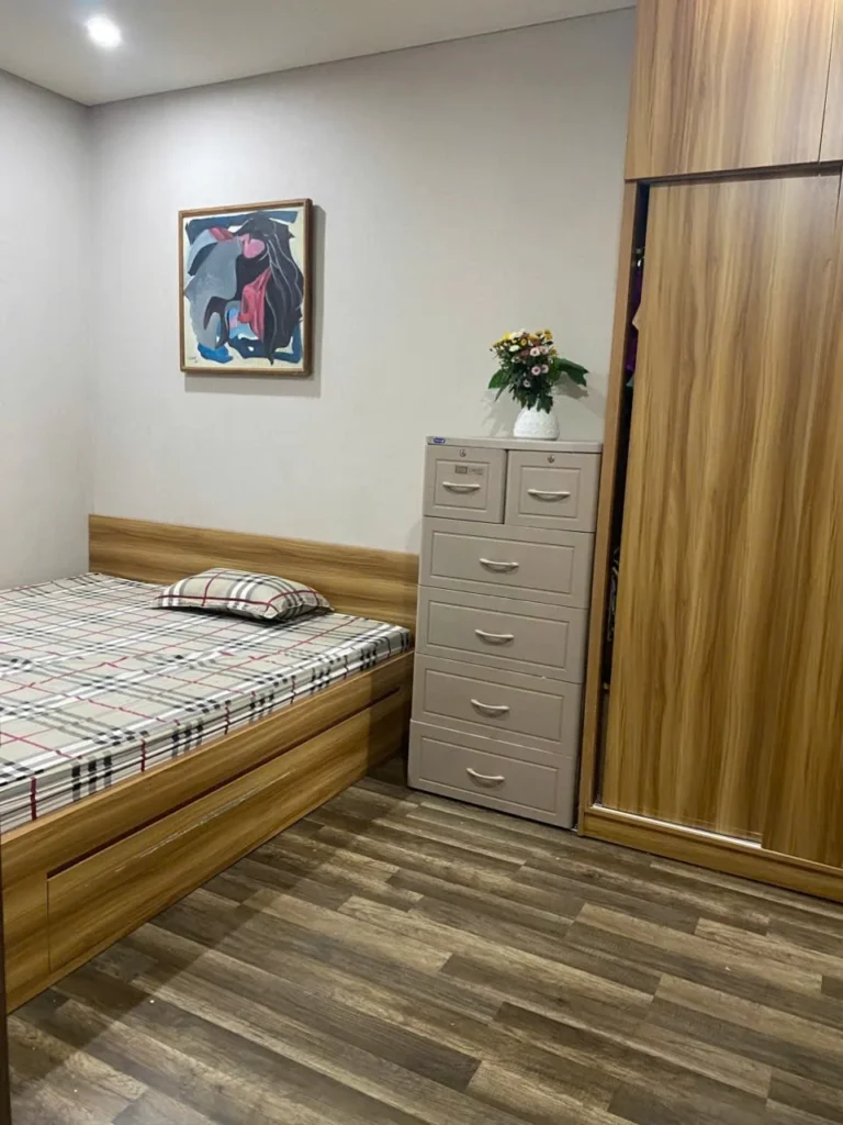 Phòng ngủ thứ hai tại căn hộ Hà Đô Centrosa Garden 88m² tòa O1
